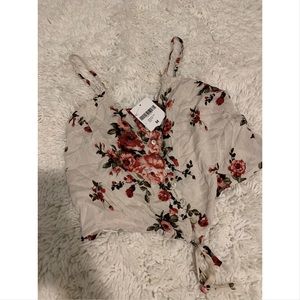 Crop top cream color with flowers